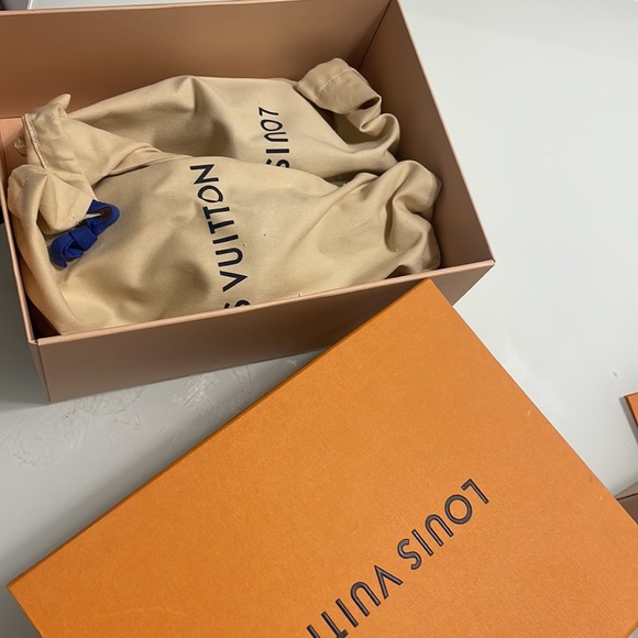 COPY - Louis Vuitton Waterfront Mule - Picture 2 of 3